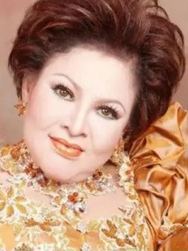 5 Foto Jadul Mpok Atiek dari Muda Hingga Awal-Awal Operasi Plastik