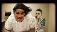 Cavani dibuat kesakitan oleh 'dokter' Jara