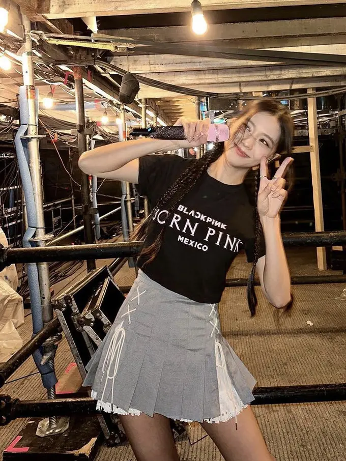 Penampilan Outfit Terakhir Jisoo BLACKPINK sebelum Covid-19