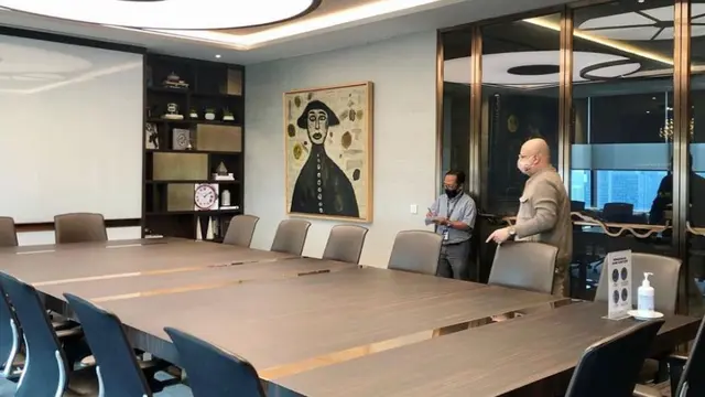Menengok Kantor Irwan Mussry, Mewah dan Bernuansa Cokelat