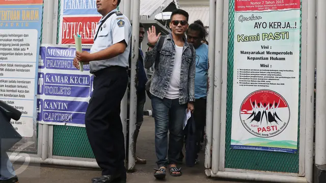 20160510-Mucikari Artis Robby Abbas Resmi Bebas dari Bui-Jakarta
