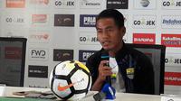 Winger Persib Bandung, Ghozali Siregar, menilai Boaz Solossa dan Ian Luis Kabes merupakan pemain Persipura Jayapura yang paling patut diwaspadai. (Bola.com/Erwin Snaz)