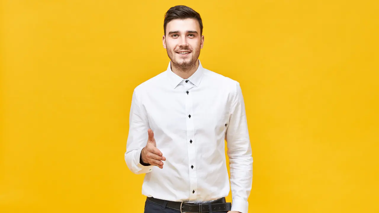 Ilustrasi cowok dengan outfit kemeja