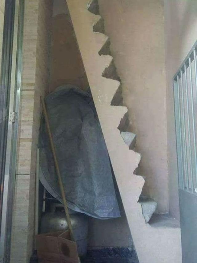 7 Potret Tangga di Rumah Ini Nyeleneh, Bisa Bikin Jatuh