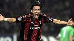 Selebrasi striker gaek AC Milan Filippo Inzaghi seusai menjebol gawang Real Madrid pada laga Liga Champions di San Siro, Milan, 3 November 2010. AFP PHOTO/OLIVIER MORIN