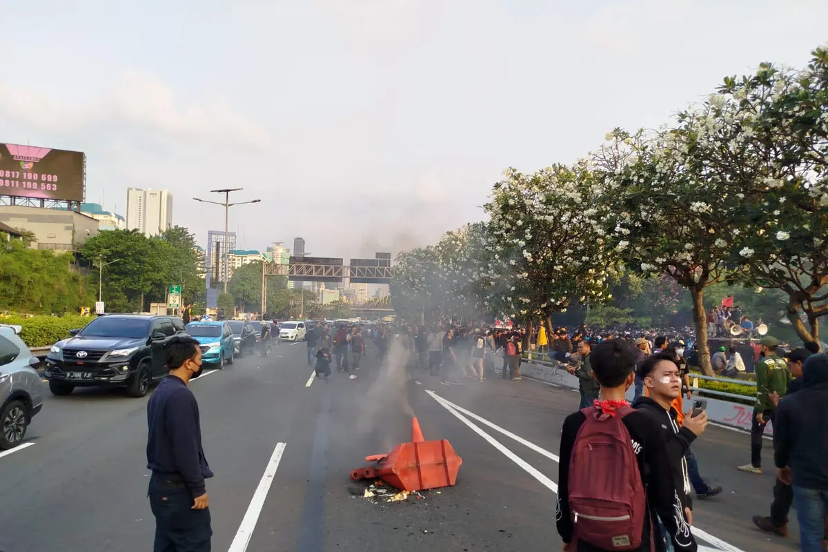 Demo menolak revisi UU Pilkada di depan gedung DPR, Kamis (22/8/2024).