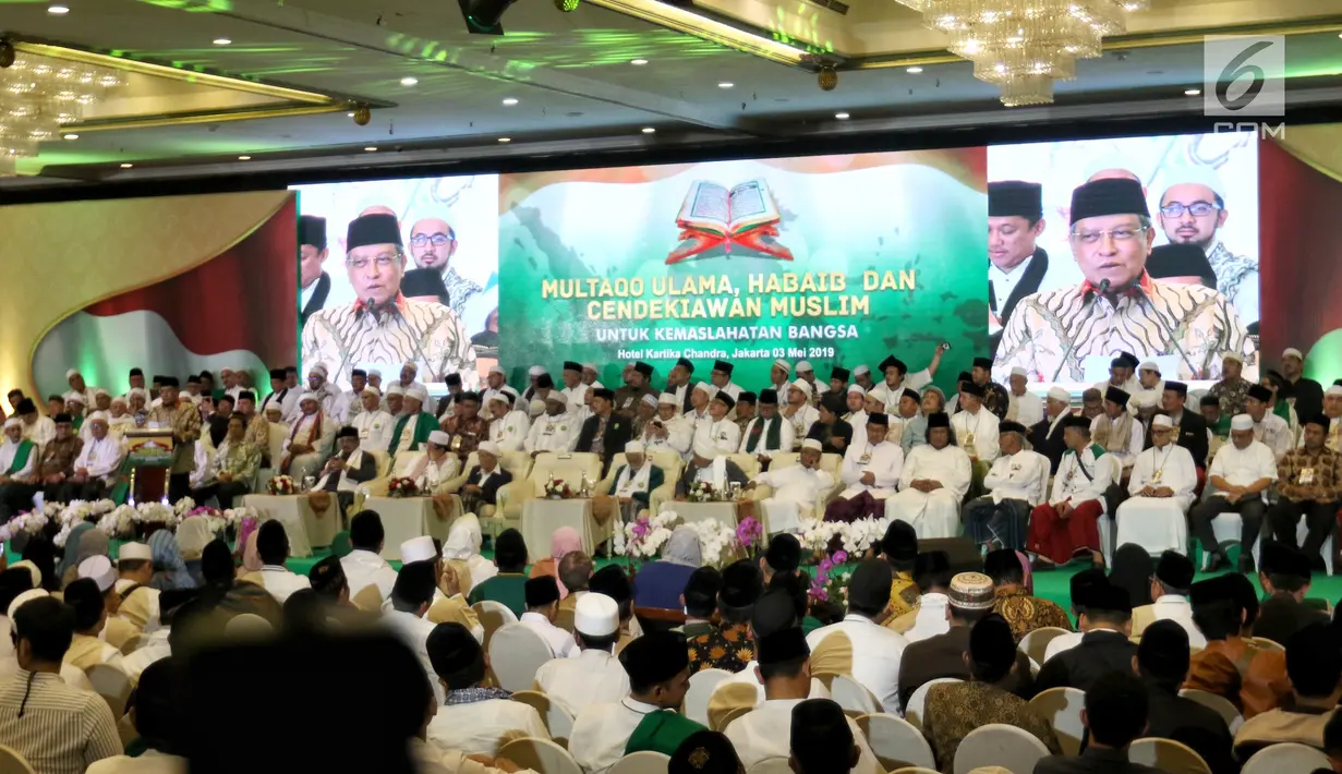 Suasana Multaqo Ulama, Habib dan Cendekiawan Muslim di Hotel Kartika Chandra, Jakarta, Jumat (3/5/2019). Pertemuan yang dihadiri 1500 alim ulama dan habib mengajak umat Islam menjaga stabilitas keamanan dan menghindari aksi inskontitusional pasca Pemilu 2019. (Liputan6.com/Johan Tallo)