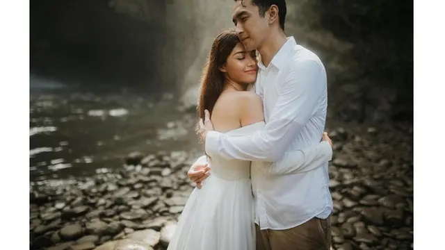6 Pesona Mesty Mez, Istri Gerald Yohanes 'Anak Langit' yang Cantik Menawan