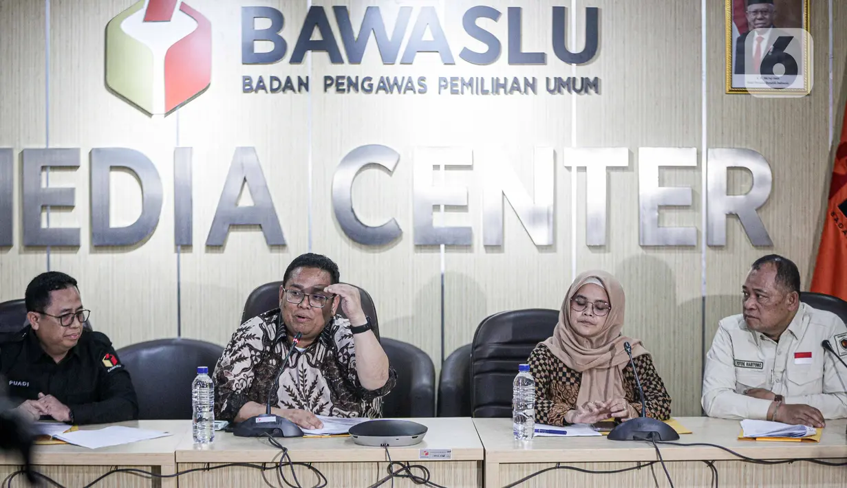 Hasilnya, dalam mengawasi kampanye selama 22 hari, Bawaslu menangani 70 dugaan pelanggaran, 126 dugaan pelanggaran konten internet (siber) terkait Pemilu, dan menyelesaikan 13 sengketa proses antarpeserta pemilu. (Liputan6.com/Faizal Fanani)