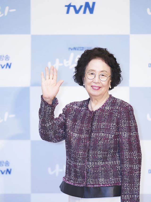 Na Moon Hee dalam konferensi pers Navillera. (Netflix)