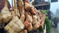 Sedekah ketupat di Cilacap, tradisi budaya dan keagamaan di akhir bulan Safar. (Foto: bercahayanews)