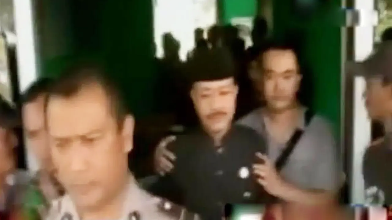 VIDEO: Ngaku Nabi, Pria Ini Sebut Kakbah Pindah dari Mekah