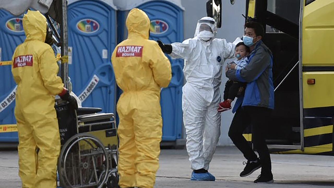 Warga Malaysia dari Wuhan Tiba di Bandara Kuala Lumpur