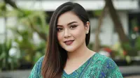 7 Model Rambut Panjang Wanita Gemuk agar Terlihat Kurus 2025
