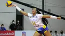 Pemain Bandung Bjb Tandamata, Madeline Paredes gagal mengembalikan bola dalam laga final four PLN Mobile Proliga 2022 melawan Jakarta Pertamina Fastron di Padepokan Bola Voli Sentul, Jawa Barat, Minggu (20/03/2022). Bandung Bjb menang 3-0 (25-15, 25-17, 25-17). (Bola.com/Bagaskara Lazuardi)