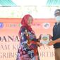 Deputi Bidang Koordinasi Pangan dan Agribisnis Musdhalifah Machmud dalam kegiatan Panen Perdana Cabai Rawit Merah Lahan Perluasan Kemitraan Closed Loop di Kabupaten Sukabumi