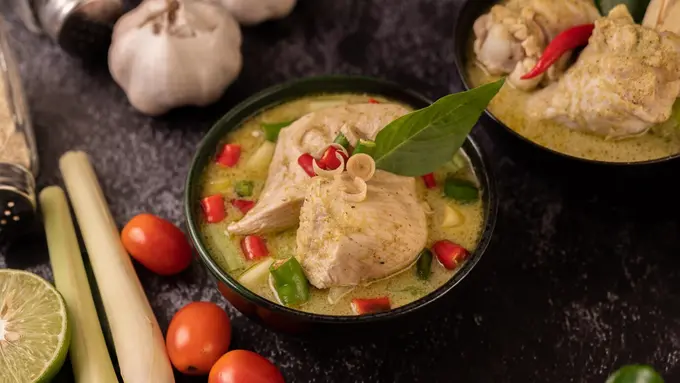 Dijamin Bikin Ketagihan! Intip Resep Ayam Lodho Khas Tulungagung yang Kaya Rempah - Cover