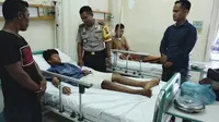 Remaja yang tertembak polisi di Meranti mengalami luka di bahu. Peluru karet masih bersarang di situ. (Liputan6.com/M Syukur)