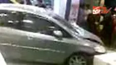 Polisi masih memburu pengendara mobil Honda City yang menabrak bangunan lantai bawah pusat perbelanjaan Cibubur Junction, Jakarta Timur. 
