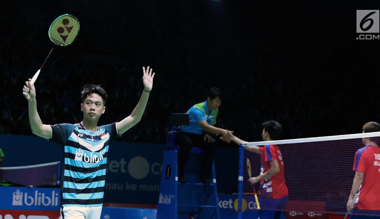 Ganda putra Indonesia, Kevin Sanjaya Sukomuljo merayakan kemenangan usai melawan Ong Yew Sin/Teo Ee Yi (Malaysia) di 16 besar Indonesia Open 2018, Istora GBK, Jakarta, Kamis (5/7). Kevin/Marcus unggul 21-18, 21-12. (Liputan6.com/Helmi Fithriansyah)