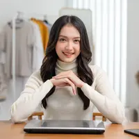 ilustrasi perempuan cerdas/220 Selfmade studio/Shutterstock