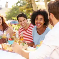 Nongkrong di mana pun, pasti ada saja yang menyapa lima shio ini. (Sumber foto: Ashwoodrecovery.com)