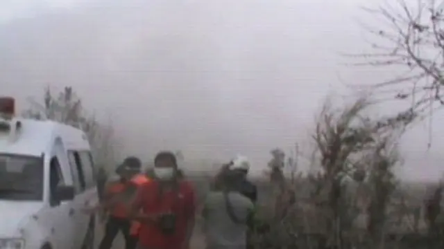 [VIDEO] Cari Korban, Tim SAR Kembali Sisir Zona Bahaya Sinabung