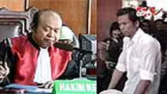 Mantan vokalis grup band Kerispatih, Sammy, divonis satu tahun penjara dan wajib rehabilitasi. Sebelumnya, jaksa menuntut Sammy dengan hukuman lima tahun dan enam bulan penjara serta denda Rp 1 miliar. 