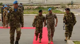 Kedatangan Panglima TNI beserta rombongan di Unifil HQ disambut oleh Force Commander Unifil Mayjen Luciano Portolano, Lebanon, Minggu (12/4/2015). (Dok.TNI)