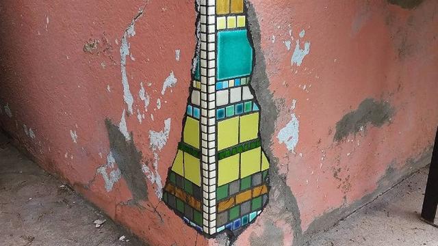 7 Karya Seni Mosaik di Lubang Jalanan dan Tembok Ini Curi Perhatian