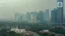 Kualitas udara Jakarta tercatat tidak sehat dengan nilai indeks kualitas mencapai 179 AQI US pada hari ini. (merdeka.com/Arie Basuki)