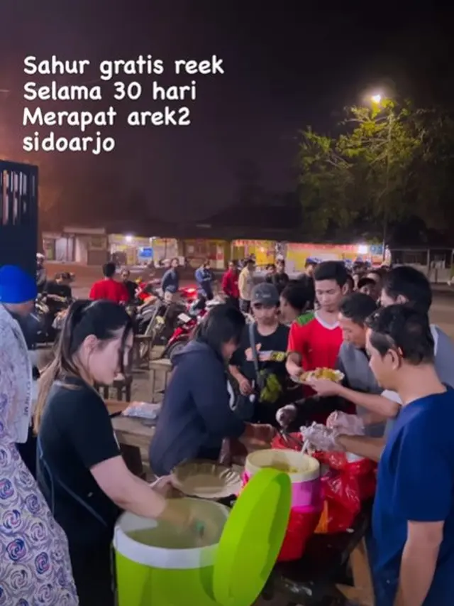 6 Momen Via Vallen Turun Langsung ke Jalan Beri Sahur Gratis Untuk Masyarakat Sidoarjo