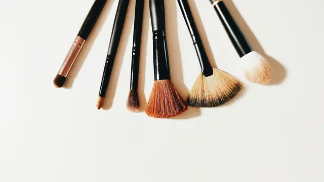 4. Perhatikan Kebersihan Alat Make Up