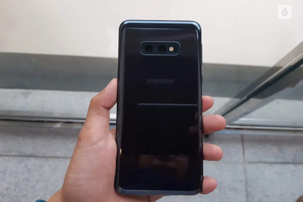 Galaxy S10e