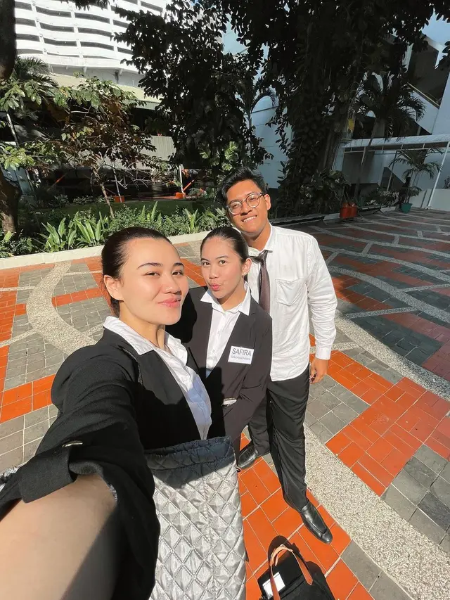 Tetap Fokus Pendidikan, Ini 8 Momen Aaliyah Massaid Jalani Ujian Tengah Semester di Kampus