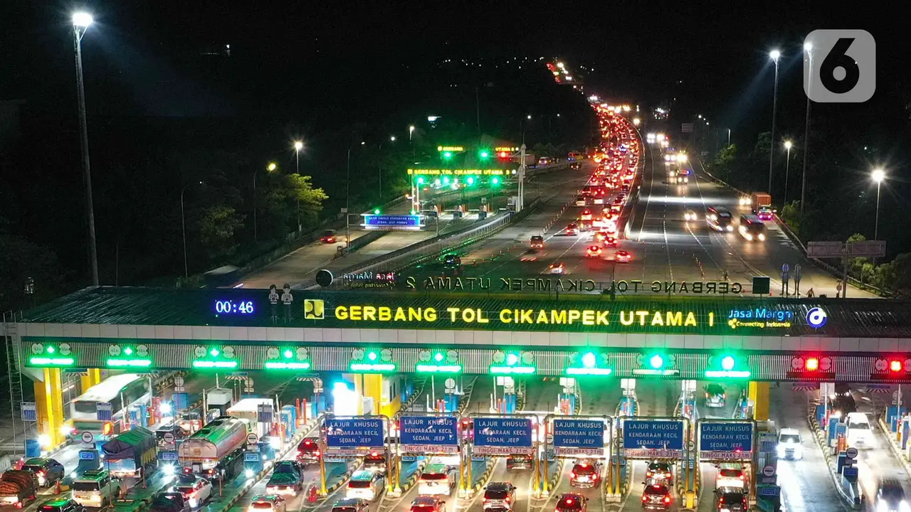 Pantauan Pelaksanaan Pemberlakuan Lawan Arus di Tol Jakarta-Cikampek