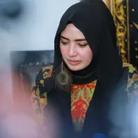 Politisi salh satu partai Yulia Mochamad mulai merasa tidak nyaman ketika dirinya disebut-sebut sebagai istri ketiga penyanyi religi Opick. (Adrian Putra/Bintang.com)