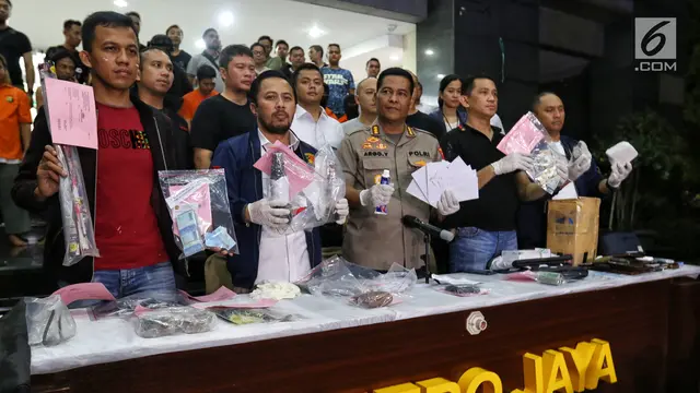 Polisi Tunjukkan Tersangka dan Barang Bukti Kerusuhan Aksi 22 Mei