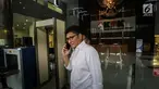 Mantan anggota Badan Anggaran (Banggar) DPR, Mirwan Amir usai menjalani pemeriksaan di Gedung KPK, Jakarta, Kamis (4/1). Mirwan diperiksa sebagai saksi terkait kasus dugaan korupsi proyek pengadaan e-KTP. (Liputan6.com/Faizal Fanani)