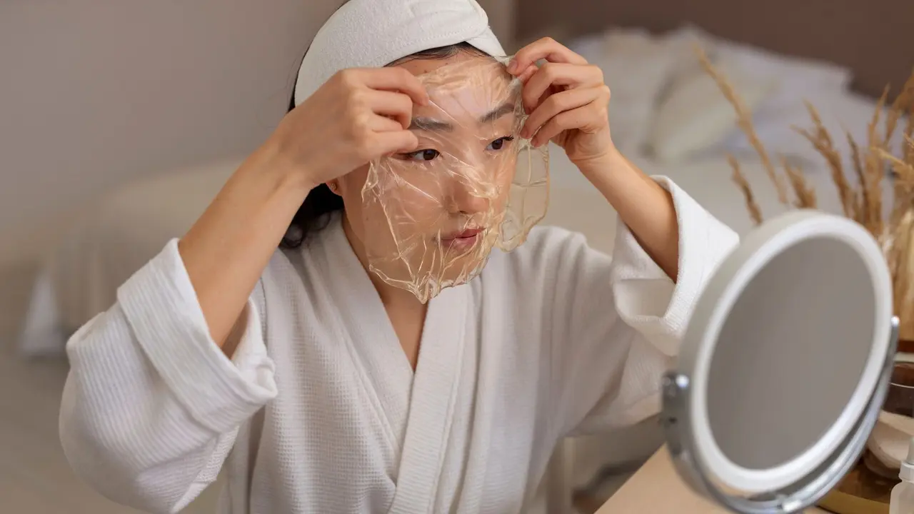 Apakah Penderita Autoimun Boleh Pakai Skincare (photo by freepik)