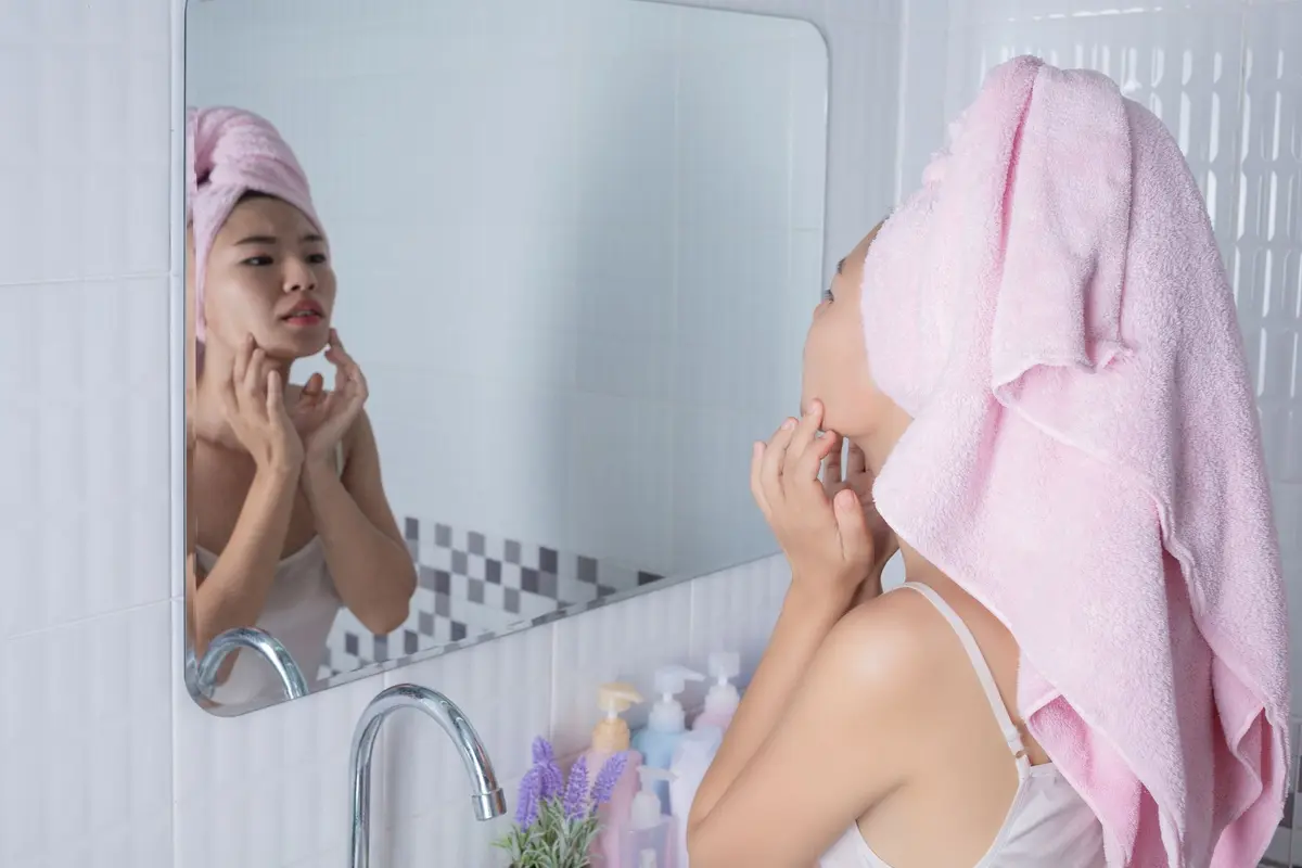 5 Dampak Eksfoliasi Kulit Wajah Berlebihan, Termasuk Rusak Skin Barrier