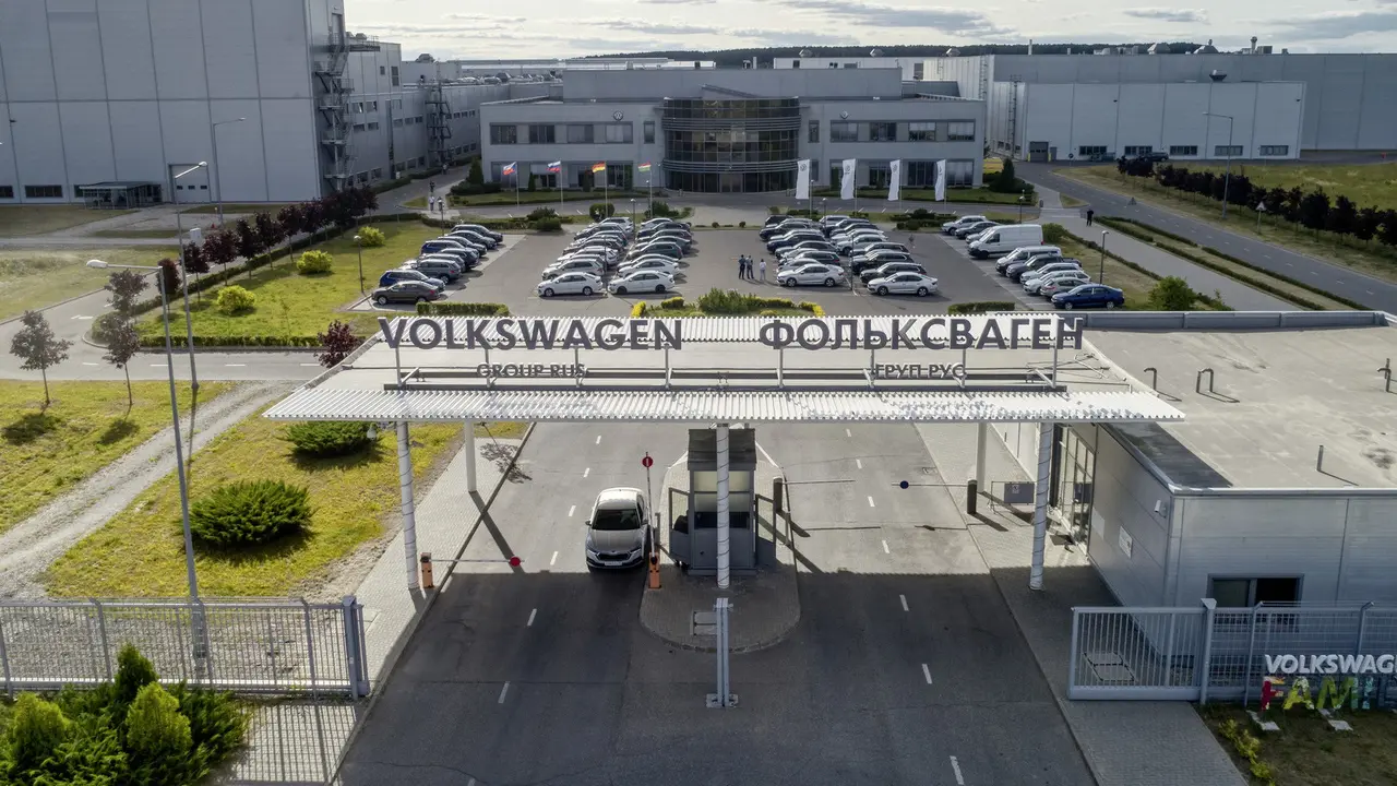 Pabrikan Mobil di Rusia Bakal Berhenti Produksi (Carscoops)