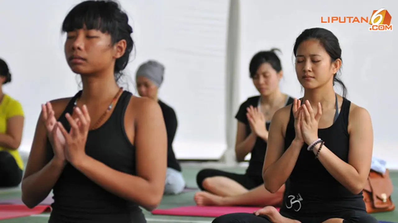 yoga-131129-c.jpg
