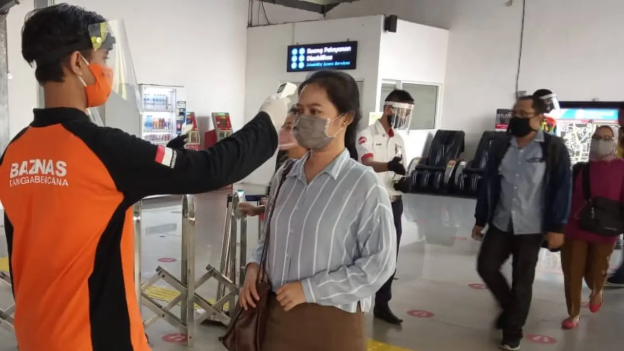 Baznas Tempatkan Relawan Pendukung Protokol Kesehatan di Stasiun