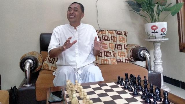 Dadang Subur alias Dewa Kipas