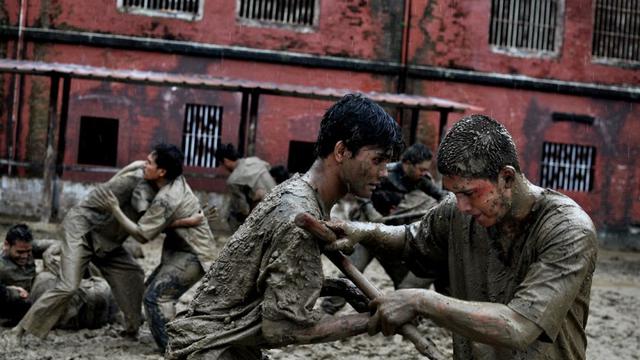 Adegan Paling Menyakitkan Di Film The Raid 2 Berandal Showbiz Liputan6 Com