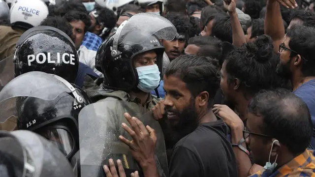 Bentrokan Mahasiswa dan Polisi di Sri Lanka