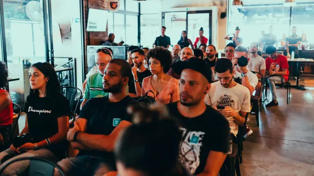 Menyesuaikan cara bicara dengan tipe audiens