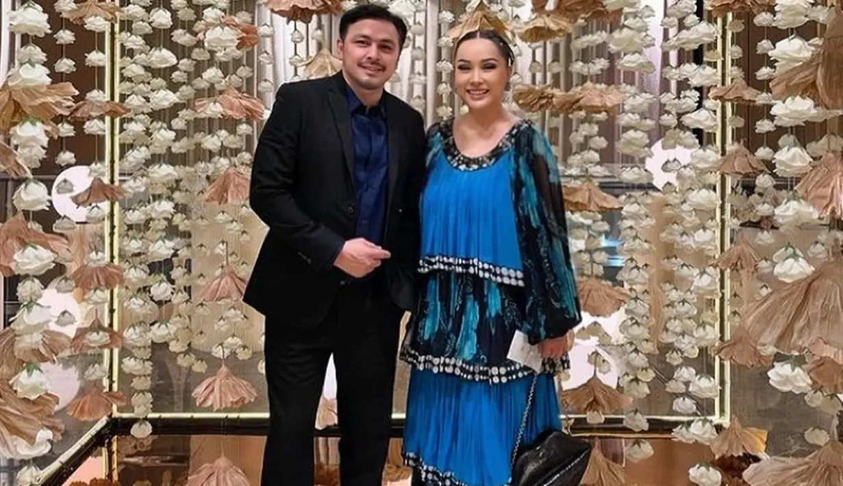 Menanggapi kedekatannya yang disebut spesial, Titi DJ justru mengaku hubungannya dengan Thomas Djorghi tidak mengarah ke hal romantis. Diva berusia 58 tahun itu mengaku bahwa dirinya dan Thomas telah sepakat untuk bersahabat. (Liputan6.com/IG/@ti2dj)