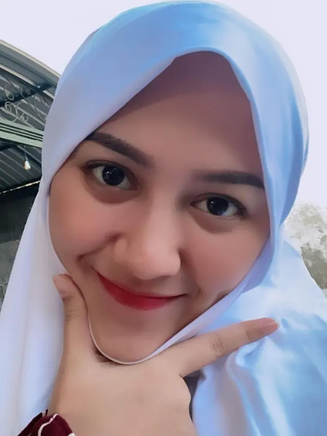 Tampil Beda, 6 Potret Cantik Happy Asmara Saat Pakai Hijab Ini Banjir Pujian